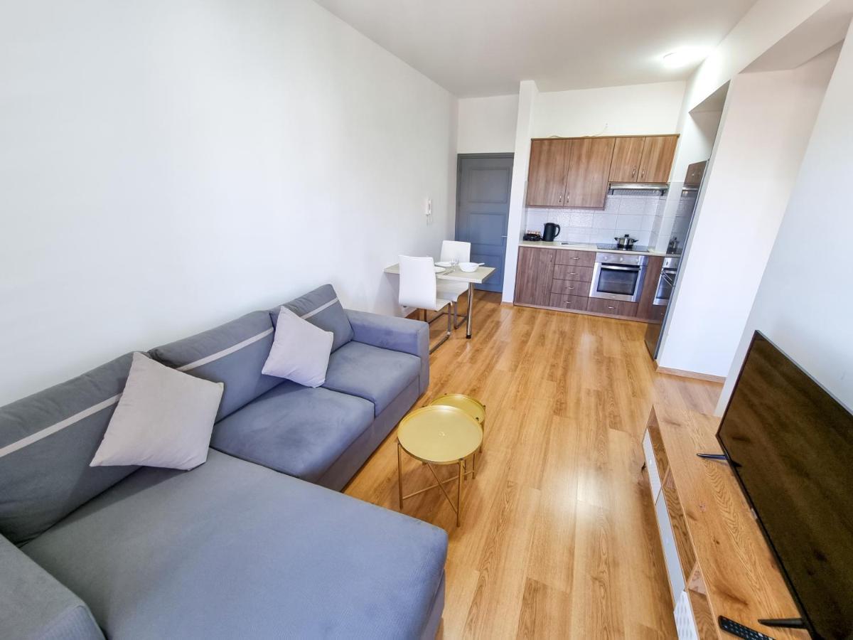 Springfield Park Apartment Larnaca Bagian luar foto