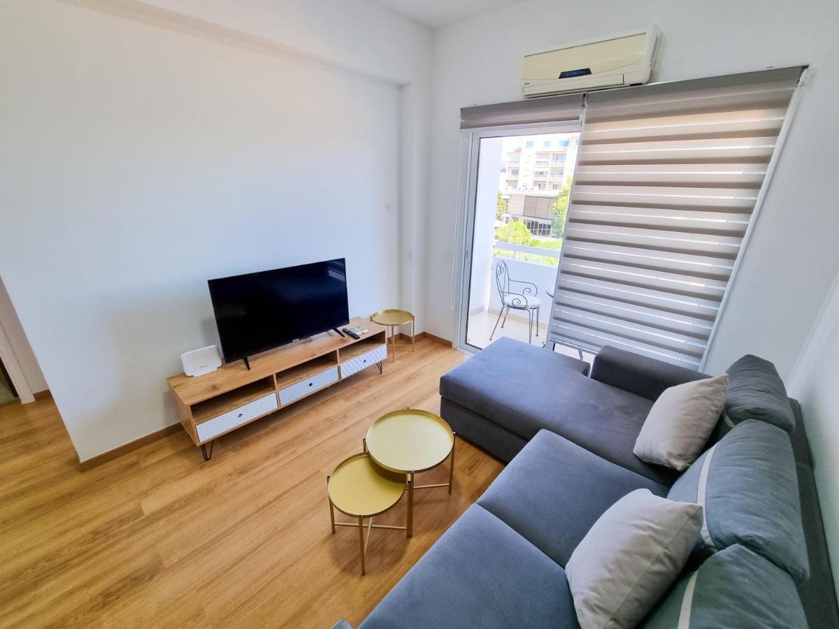 Springfield Park Apartment Larnaca Bagian luar foto