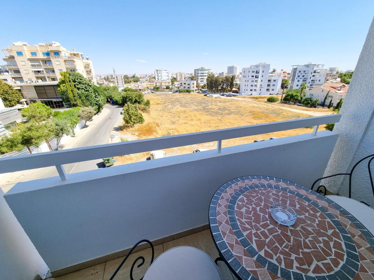 Springfield Park Apartment Larnaca Bagian luar foto