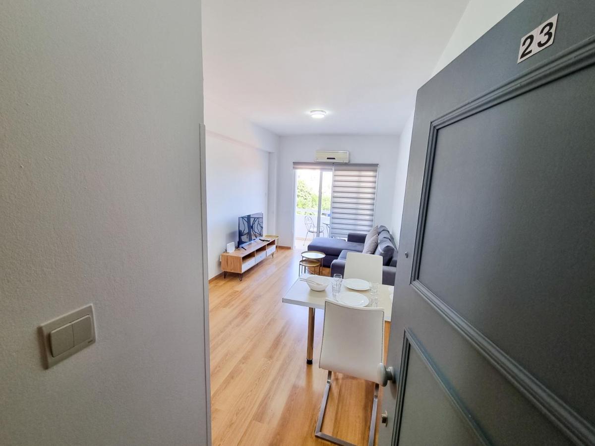 Springfield Park Apartment Larnaca Bagian luar foto